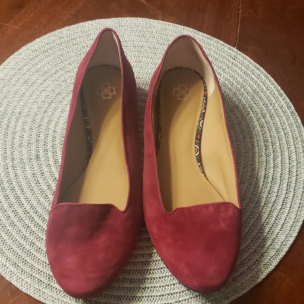 ANN Taylor's Burgundy/red suede shoes, flats